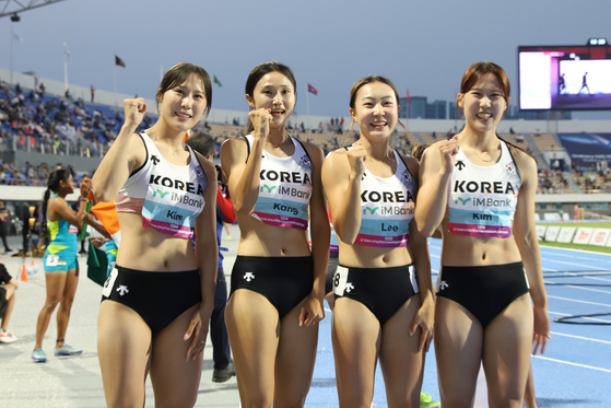 한국 육상 <b>400m 계주</b> 남녀 동반 신기록…男 아시아 정상