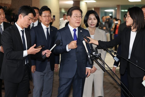 [속보] JTBC·지상파 3곳 "<b>이재명 당선 유력</b>" [LIVE]