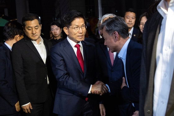 [속보] 김문수, <b>대선</b> 패배 <b>승복</b> "국민 선택 겸허히 받아들인다"
