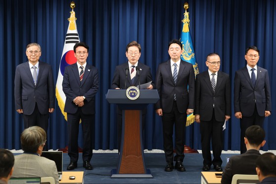 총리 김민석, <b>국정원장</b> <b>이종석</b> 지명…비서실장 강훈식