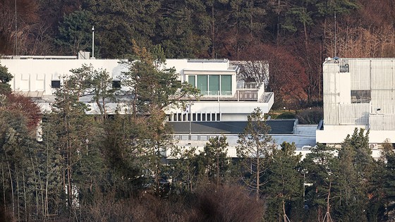 "李대통령, 오늘부터 靑 이전까지 <b>한남동 관저</b>에 머물기로"