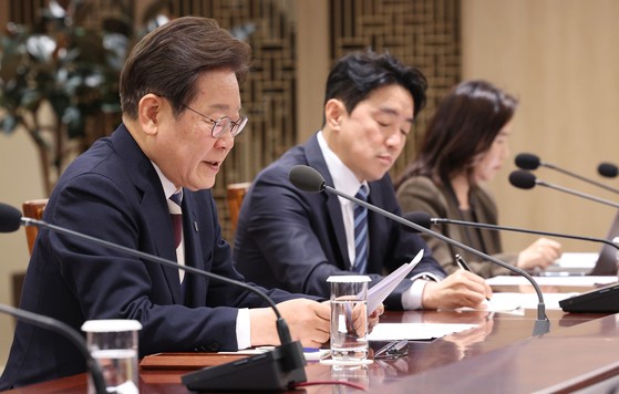 "성장률 1% 상승"…'25만원 <b>지원금</b>' 등 새 정부 첫 추경 시동