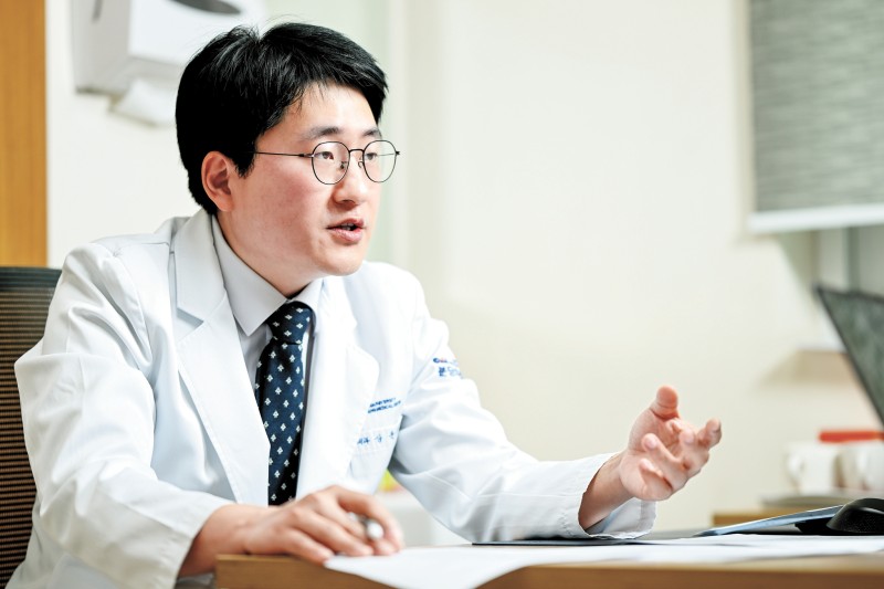 [Health&] "돌연변이 타깃으로 한 '3세대 폐암 치료제'…효과 지속하려면 맞춤 전략 필요"