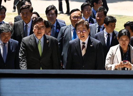 "개헌 필요" 68%, 개헌 방향은 53%가 "대통령 권력 분산" [중앙일보·국가미래전략원 조사]