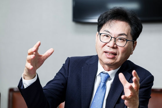 [단독]李정부 과제 짤 국정기획위, 文때 1.5배 규모…부총리부터 손댄다