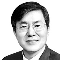 [시론] 빈곤 계층에 집중 지원하는 복지 전달체계를