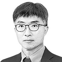 [시론] 다자 외교무대는 국가 정상화 알릴 기회