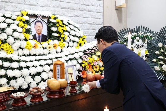 <b>김민석</b> 국무총리 후보자 故 김충현 노동자 조문