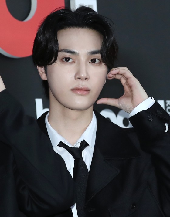 "日 AV배우와 사적 만남"…'더보이즈' <b>주학년</b>, 팀에서 퇴출