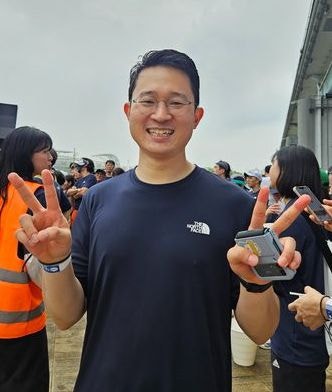 지난 4월 개원한 승일희망요양병원의 진료부장을 맡은 장찬웅 재활의학과 교수가 '2025 아이스 버킷 챌린지 런' 행사에 참여해 관심과 지원을 부탁했다. 승일희망요양병원은 국내 최초의 루게릭병 등 중증근육성 희귀질환자