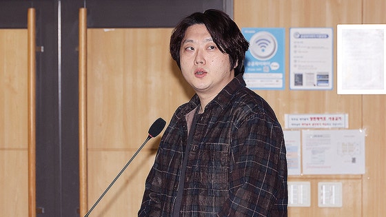 박단 대한전공의협의회 비상대책위원장이 10일 서울 여의도 국회 의원회관에서 열린 의료현장 정상화를 위한 정책 토론회에서 발제를 하고 있다. 연합뉴스