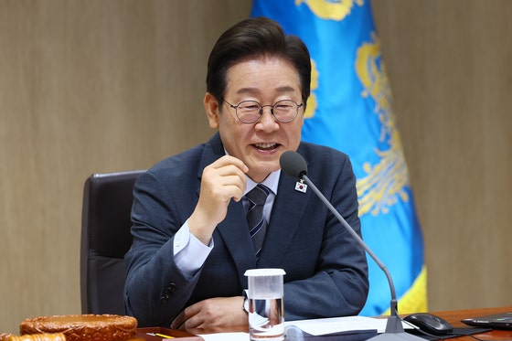 이재명 대통령이 24일 서울 용산 대통령실 청사에서 열린 국무회의에서 발언하고 있다.대통령실사진기자단