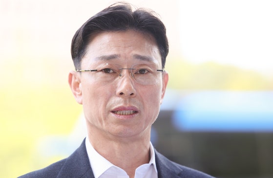 임성근 전 해병대 1사단장이 순직해병 사건 수사외압 의혹의 수사 포렌식 참관을 위해 지난 4월 경기도 과천 고위공직자범죄수사처(공수처)로 들어서며 입장문을 읽고 있다. 연합뉴스