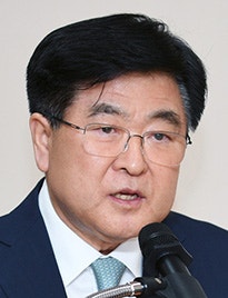 HD현대 권오갑 회장 “눈앞 실적만 보지 말라”