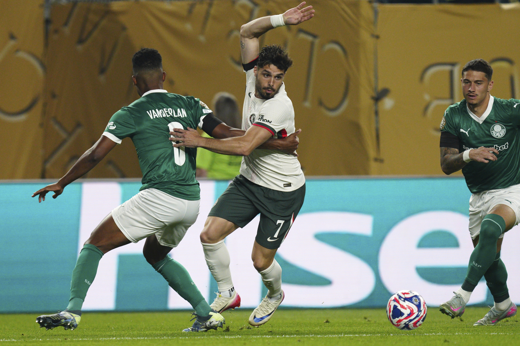 첼시-<b>플루미넨시</b>, FIFA <b>클럽월드컵 4강행</b>…조타 추모 이어져