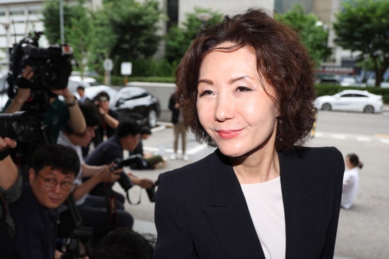 이진숙 교육부 장관 후보자가 지난달 30일 오전 서울 여의도 한국교육시설안전원에 마련된 인사청문회 사무실로 출근하고 있다. 뉴스1