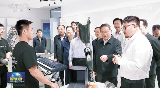 딥시크 뒤엔 산·관·학 삼각연대…中, 이미 AI+로봇 향해 뛴다[창간기획-평화 오디세이]