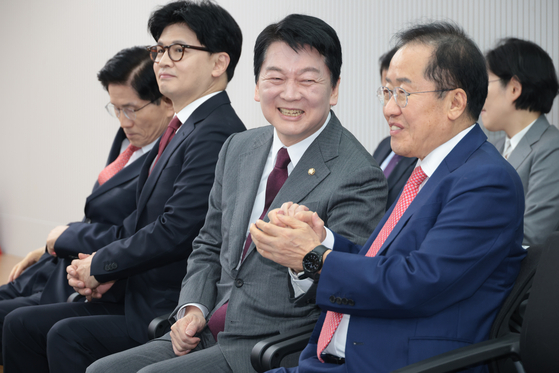 왼쪽부터 김문수 전 국민의힘 대선후보, 한동훈 전 국민의힘 대표, 안철수 의원, 홍준표 전 대구시장. 사진은 지난 4월 29일 서울 여의도 국민의힘 중앙당사에서 열린 대선후보 3차 경선 진출자 발표 당시 네 후보의 
