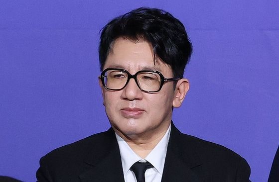 방시혁, ‘<b>카카오 SM 시세조종 의혹</b>’ 재판 증인신문 불출석