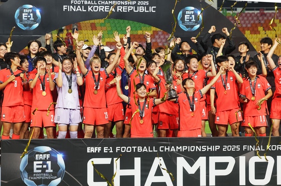 남자는 울었지만 女<b>축구</b>는 웃었다, 20년만에 <b>동아시안컵</b> 우승