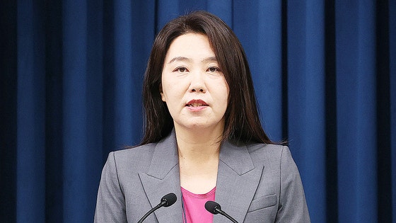 여론 악화에도…대통령실, <b>강선우</b>·이진숙 거취 "기류 변화 없다"