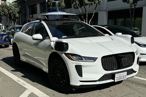 미국 샌프란시스코에서 운행 중인 웨이모 로보택시의 모습. 연합뉴스