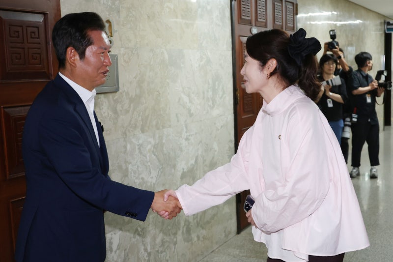 정청래 "李대통령 내 당선 반겨…<b>강선우</b>, 당 국제위원장 <b>유임</b>"