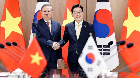 [속보] 李대통령 "<b>한</b>·<b>베트남</b> 1500억달러 교역 달성 노력"