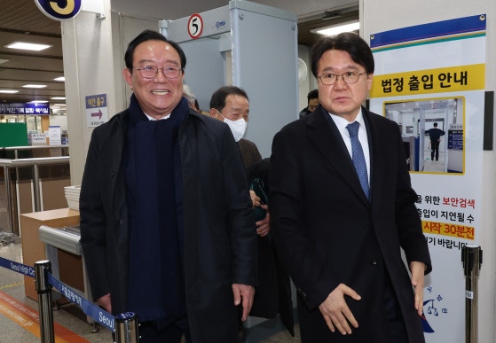 [속보] 대법, '울산시장 선거개입' <b>황운하</b>·<b>송철호</b> 무죄 확정