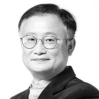 [최현철의 시시각각] 그는 왕이로소이다