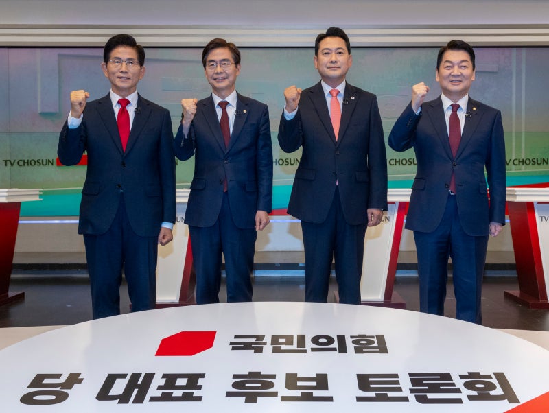 "한동훈보다 <b>전한길 공천</b>""세상 놀랄 일"…국힘 토론회서 공방