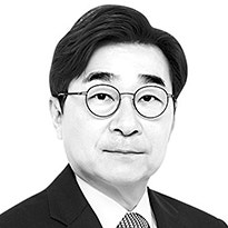 [시론] 전기요금, 정치와 헤어질 시간