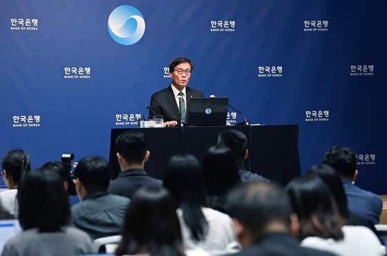 저성장 전망에도 오르는 집값…한은, 또 금리 2.5% 동결
