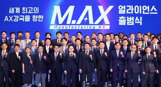 AI 키워 ‘제조업 르네상스’…정부, 기업·대학 1000여곳과 원팀 됐다
