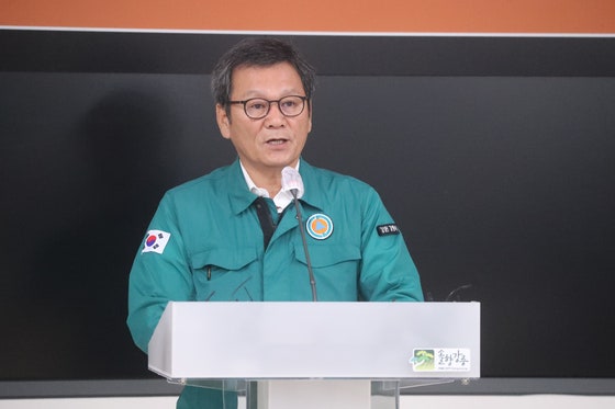 가뭄 재난 와중에 "<b>강릉시장</b> 칭찬합니다"…공무원에 <b>댓글 지시</b> 논란
