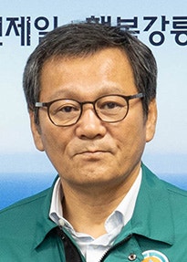 강릉시민 목타는데…“시장, 가뭄관련 잘못된 정보엔 댓글 달라 지시”