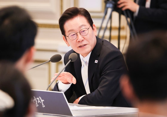 “구더기 싫다고 장독 없애나, 검찰 보완수사권 치밀히 검토”