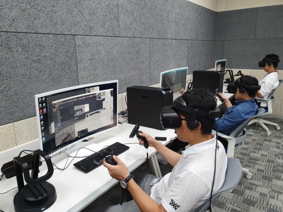 “가상 팹에서 키운 한국 대학생, 반도체 현장에 바로 투입”