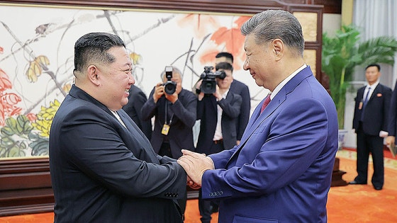 김정은, 시진핑에 "뜻깊은 상봉…친선<b>협조</b> 관계 더욱 <b>강화</b>"