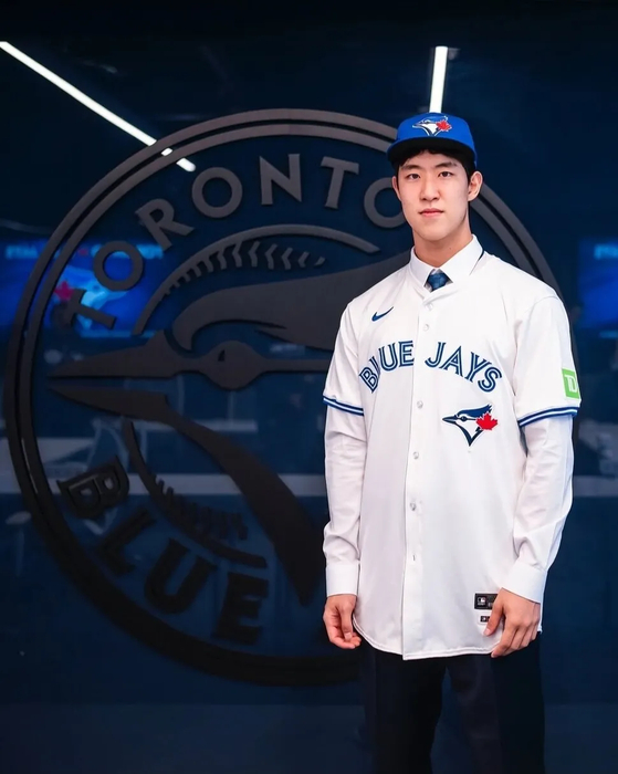 고교 투수 문서준, MLB 토론토 유니폼 입었다
