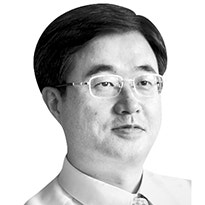 [김정기의 소통카페] ‘진영’은 입법의 만능 척도가 아니다