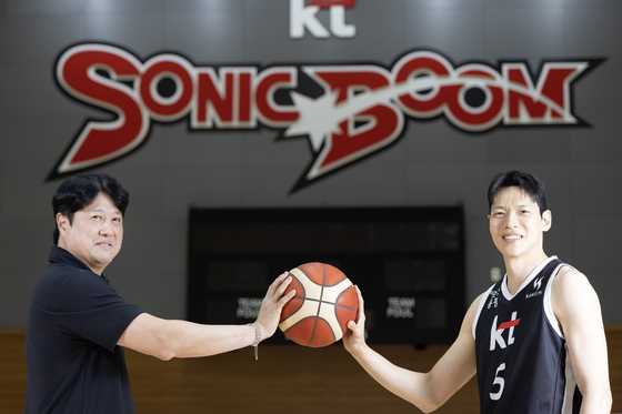 다시 뭉친 우승 청부사들