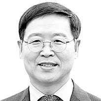 [시론] 정보 유출 막으려면 ‘능동적 방어전략’ 펴야