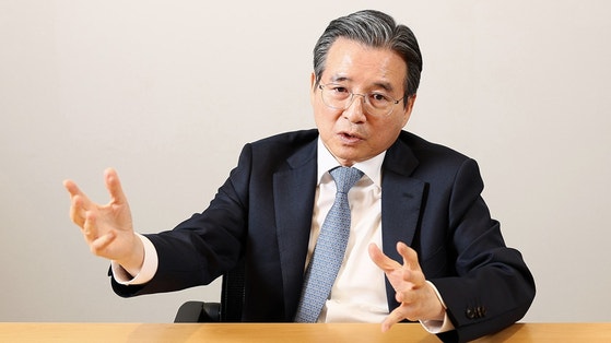 김용범 "관세협상 수정안 美 보냈다…결국 해피엔딩 될 것" [정책실장 인터뷰]
