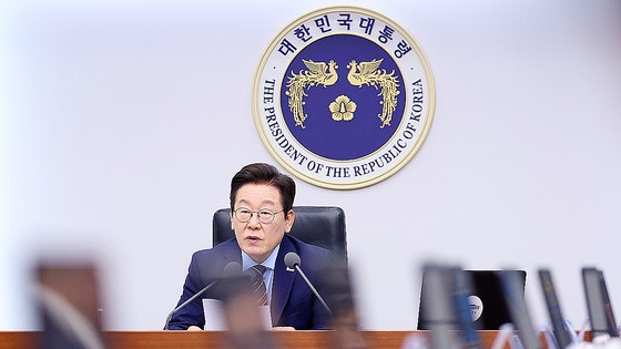 이 대통령 "<b>혐중 시위</b>, 국익 훼손 자해행위…완전 <b>추방</b>해야"