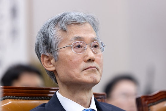 조희대 대법원장이 13일 서울 여의도 국회에서 열린 법제사법위원회의 대법원 등에 대한 국정감사에 출석해 있다. 뉴스1