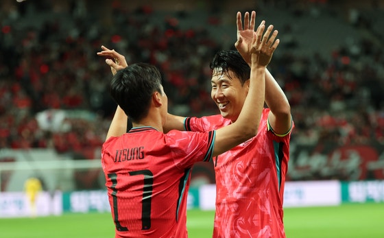 [속보]<b>엄지성</b> 선제골·<b>오현규</b> 추가골…후반 한국 2-0 <b>파라과이</b>