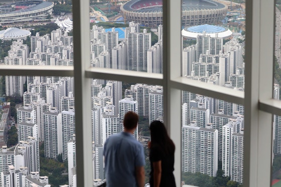 강남 10억 오를 때 1억도 안 올랐는데 규제래 ㅋㅋㅋ