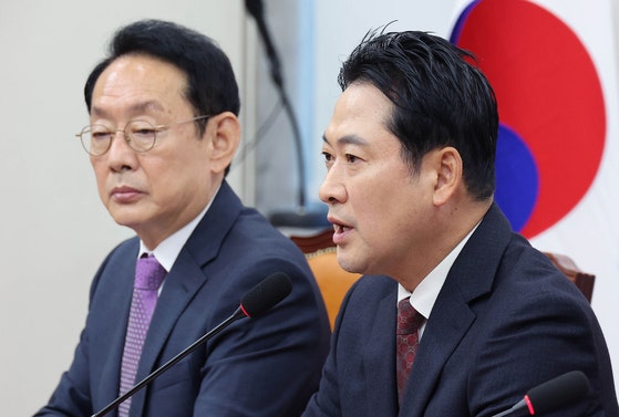 "현금천국 대출지옥…부동산 계엄선언" 요동친 민심 파고든 野
