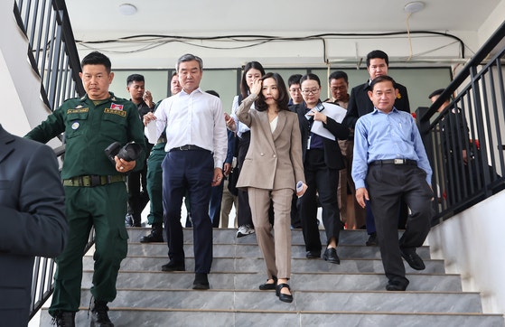 [사진] 범죄단지 찾은 정부 대응팀